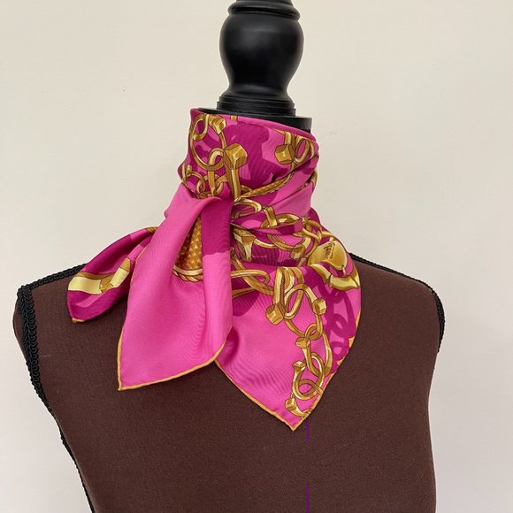 Gucci Logo Chains Hot Pink Gold Silk Twill Scarf with Gift Gucci Box - Picture 11 of 14